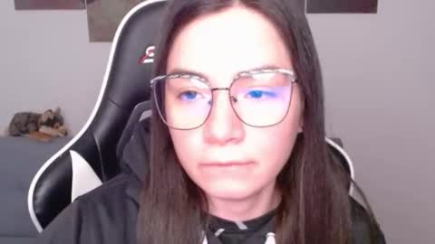 Snapshot of wolfs_daughter chatting on May 20, 1:12 am Alex online show from May 20, 1:12 am