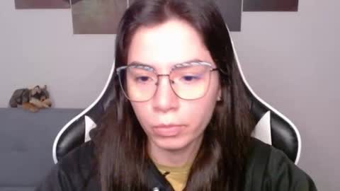 Snapshot of wolfs_daughter chatting on May 31, 1:25 am Alex online show from May 31, 1:25 am