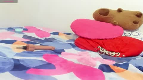 Snapshot of woman_rosse chatting on September 12, 3:06 am woman_rosse online show from September 12, 3:06 am