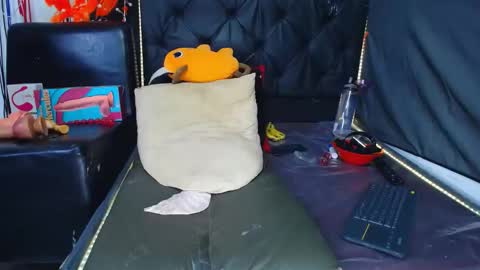 katty dirty online show from December 19, 11:34 pm