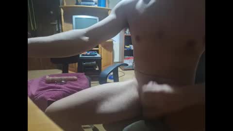 Snapshot of womanizerr69 chatting on February 17, 9:43 pm womanizerr69 online show from February 17, 9:43 pm