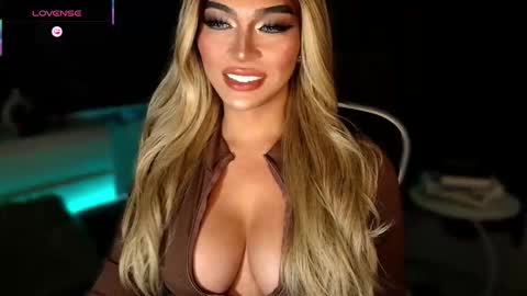 Julia online show from November 22, 8:08 pm