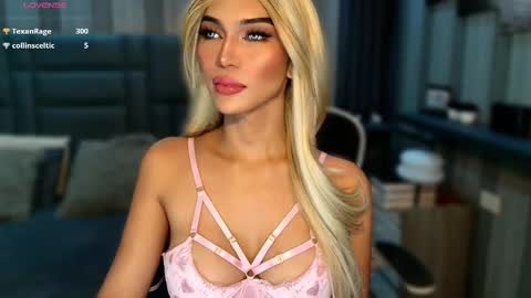 Julia online show from February 3, 2:53 am