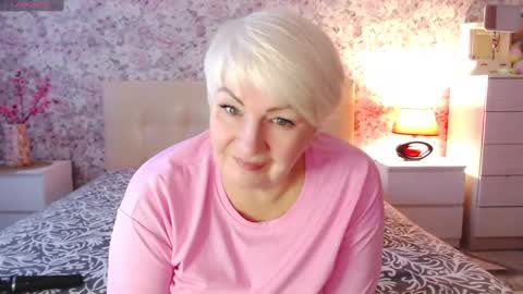 Snapshot of women_pleasures chatting on February 14, 2:12 pm women_pleasures online show from February 14, 2:12 pm