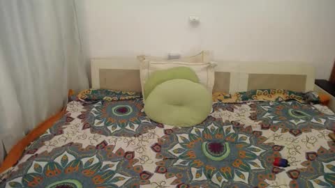 Snapshot of women_pleasures chatting on February 28, 12:43 am women_pleasures online show from February 28, 12:43 am