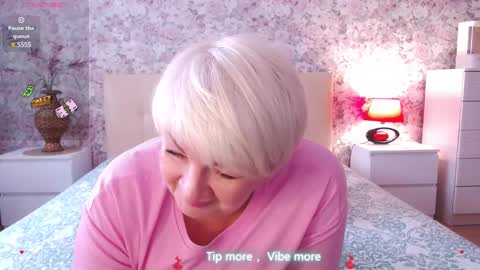 Snapshot of women_pleasures chatting on March 5, 7:27 am women_pleasures online show from March 5, 7:27 am