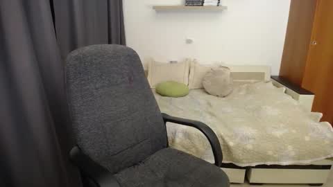 Snapshot of women_pleasures chatting on October 12, 7:35 pm women_pleasures online show from October 12, 7:35 pm