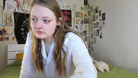 Snapshot of wonderconnie chatting on October 14, 6:03 am wonderconnie online show from October 14, 6:03 am