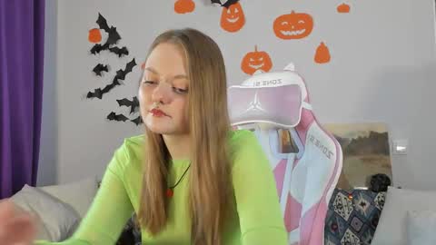 Snapshot of wonderconnie chatting on October 30, 9:33 am wonderconnie online show from October 30, 9:33 am