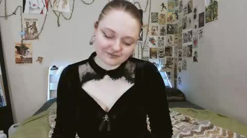 wonderconnie online show from May 28, 1:30 pm