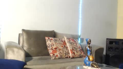 Snapshot of wonderfullight chatting on December 6, 6:48 am SHENIEL RODRIGUEZ online show from December 6, 6:48 am