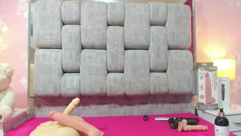 Snapshot of wonderkloe_ chatting on November 16, 7:30 pm wonderkloe_ online show from November 16, 7:30 pm