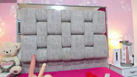 Snapshot of wonderkloe_ chatting on November 29, 8:01 pm wonderkloe_ online show from November 29, 8:01 pm