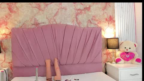 wonderkloe_ online show from April 9, 2:55 am