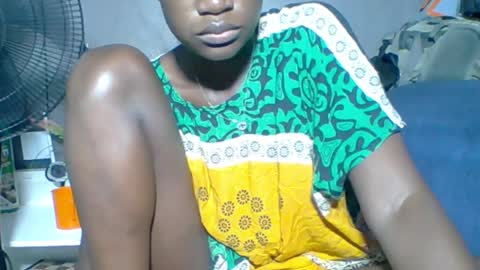 Snapshot of wonders0786 chatting on October 30, 12:01 am Your black bunny online show from October 30, 12:01 am