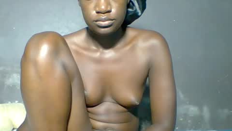 Snapshot of wonders0786 chatting on June 20, 6:33 pm Your black bunny online show from June 20, 6:33 pm