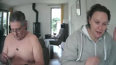 woodwurm and Snoeske online show from February 6, 12:37 pm