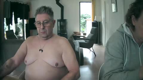 woodwurm and Snoeske online show from February 7, 10:08 am