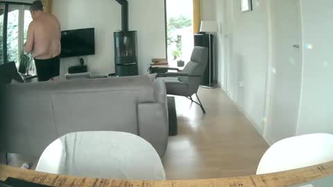 woodwurm and Snoeske online show from February 8, 12:17 pm