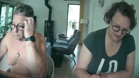 woodwurm and Snoeske online show from September 11, 6:46 am