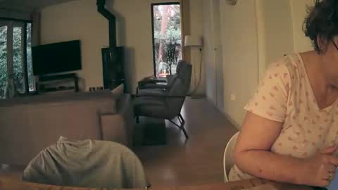 woodwurm and Snoeske online show from December 1, 7:13 am