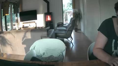 woodwurm and Snoeske online show from February 15, 7:51 am