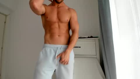 Snapshot of woolfiie chatting on May 13, 8:12 am Wolfie online show from May 13, 8:12 am