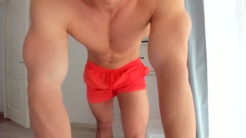 Snapshot of woolfiie chatting on May 14, 8:21 am Wolfie online show from May 14, 8:21 am
