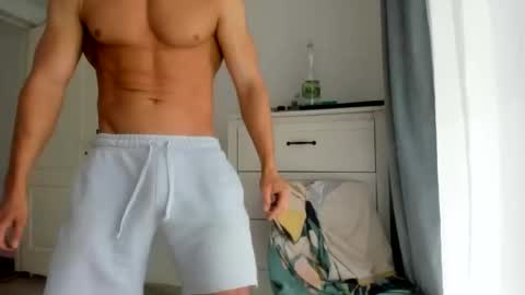 Snapshot of woolfiie chatting on June 4, 8:31 am Wolfie online show from June 4, 8:31 am