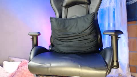 Woondeer online show from December 5, 1:36 am