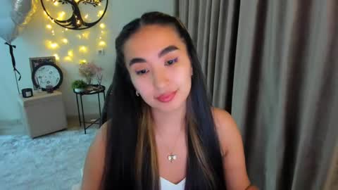 Snapshot of worldofkim chatting on May 4, 8:05 pm dudetta Kim online show from May 4, 8:05 pm