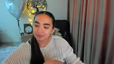 Snapshot of worldofkim chatting on May 6, 9:25 am dudetta Kim online show from May 6, 9:25 am