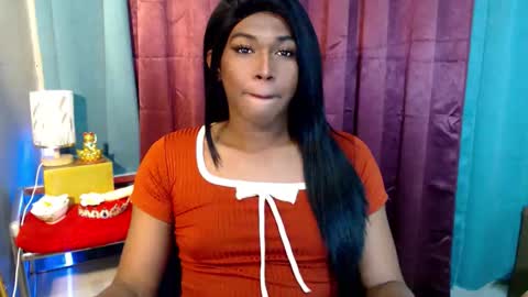 Snapshot of worshipmycockxxx chatting on May 27, 12:46 pm Josh This is my new account now online show from May 27, 12:46 pm