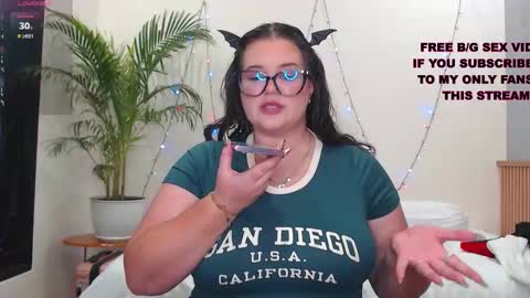 Snapshot of wow_its_kaitlyn chatting on September 27, 9:03 am Kaitlyn xx online show from September 27, 9:03 am