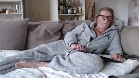 WyattEarp64 online show from November 7, 8:58 am