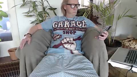 WyattEarp64 online show from April 21, 8:31 am