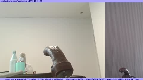 Wyn online show from November 1, 11:01 am