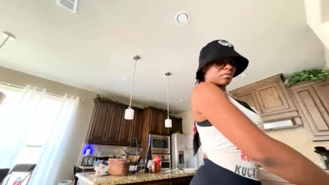 Wynter Heat online show from September 18, 8:44 pm