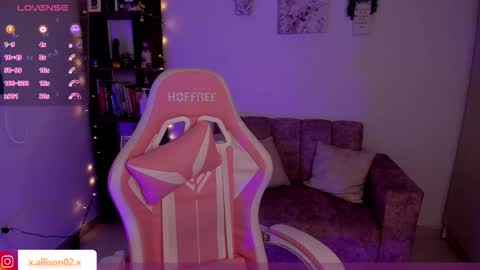 Snapshot of x_allison02x chatting on December 19, 9:00 pm Allison online show from December 19, 9:00 pm