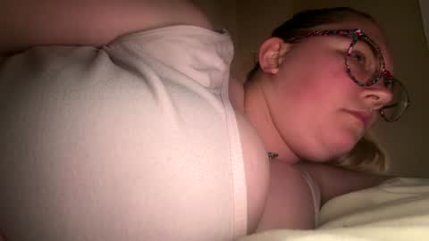 Snapshot of x_dreamgirl_x chatting on May 7, 3:34 am Mariah online show from May 7, 3:34 am