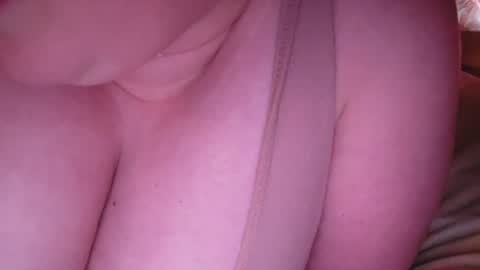 Snapshot of x_dreamgirl_x chatting on July 8, 4:50 am Mariah online show from July 8, 4:50 am