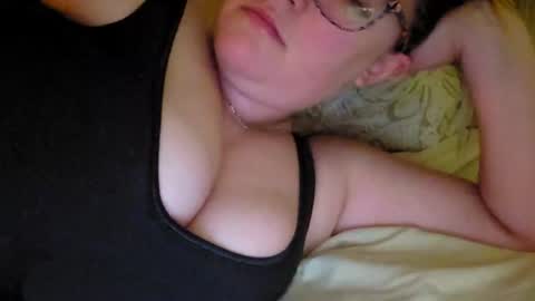 Snapshot of x_dreamgirl_x chatting on July 17, 10:25 pm Mariah online show from July 17, 10:25 pm
