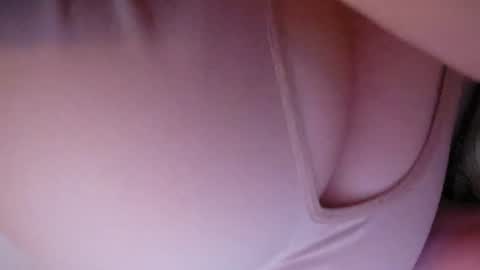 Snapshot of x_dreamgirl_x chatting on July 23, 2:31 am Mariah online show from July 23, 2:31 am