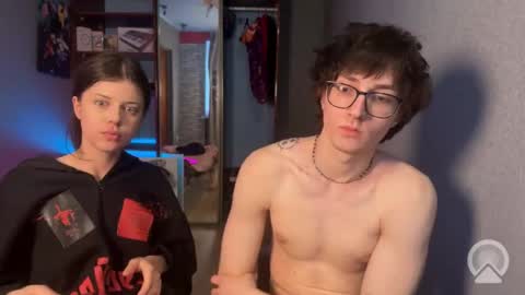 Philipp and Este online show from February 3, 6:22 am