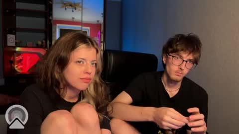 Snapshot of x_files_t chatting on May 27, 1:57 am Philipp and Este online show from May 27, 1:57 am