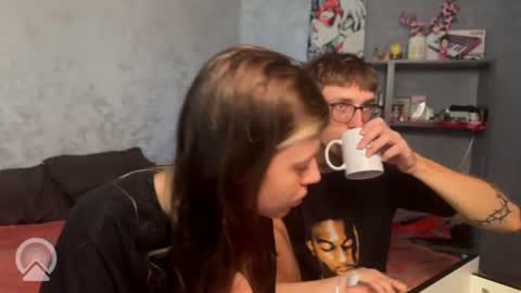 Philipp and Este online show from July 17, 11:50 am