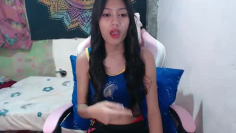 Snapshot of x_lexi_x chatting on December 26, 6:19 am x_lexi_x online show from December 26, 6:19 am