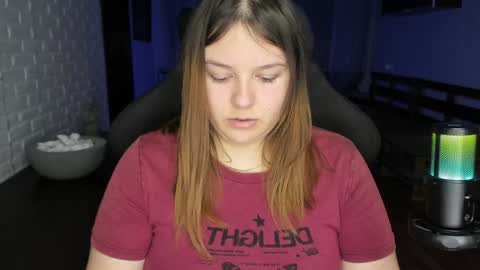 Snapshot of x_nirvana_x chatting on December 15, 4:18 am LOVE NERDS ONLY online show from December 15, 4:18 am