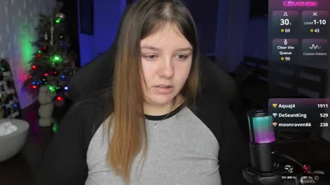 Snapshot of x_nirvana_x chatting on January 10, 4:54 am LOVE NERDS ONLY online show from January 10, 4:54 am