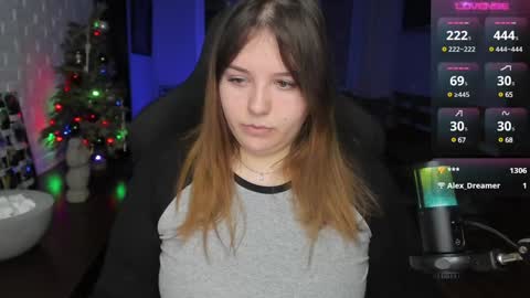 Snapshot of x_nirvana_x chatting on January 17, 4:39 am LOVE NERDS ONLY online show from January 17, 4:39 am